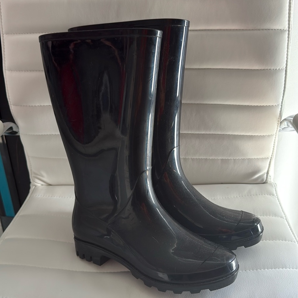 Black Rain Boots